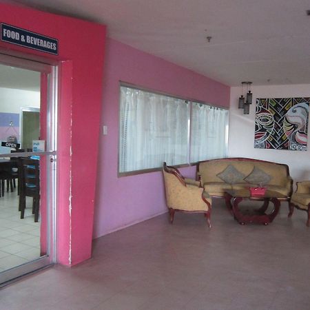 Middle Town Inn Bacolod Exteriör bild